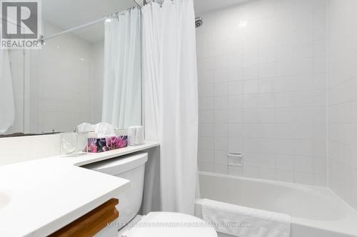 302 - 77 Harbour Square, Toronto, ON - Indoor Photo Showing Bathroom