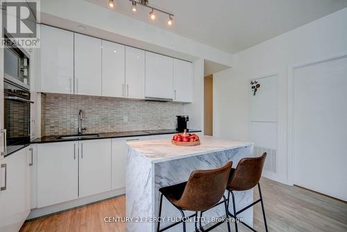 #1501 -27 Bathurst St, Toronto, ON - Indoor Photo Showing Other Room
