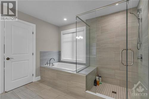402 Huntsville Drive, Ottawa, ON - Indoor Photo Showing Bathroom