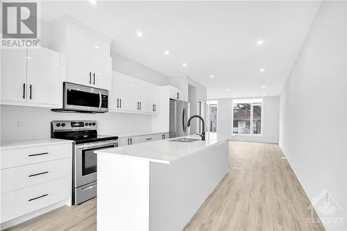273 Duncairn Avenue, Ottawa, ON - Indoor Photo Showing Kitchen With Upgraded Kitchen