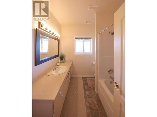 2335 Scenic Road, Kelowna, BC - Indoor Photo Showing Bathroom
