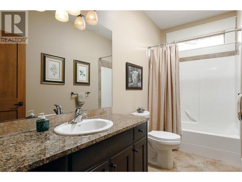 658 Peridot Place, Kelowna, BC - Indoor Photo Showing Bathroom