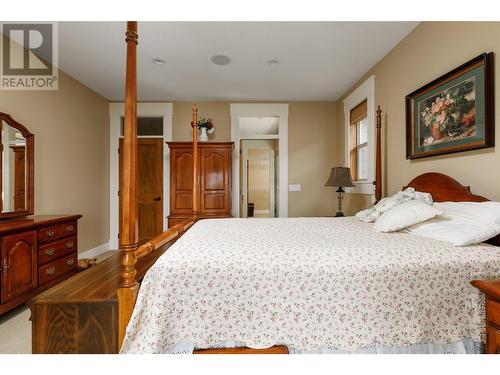 658 Peridot Place, Kelowna, BC - Indoor Photo Showing Bedroom