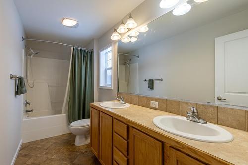 558 Anderson Road, Golden, BC - Indoor Photo Showing Bathroom