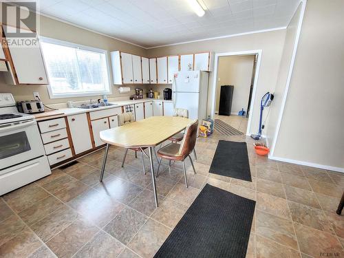 1509 & 1512 Rice Lake Rd, Iroquois Falls, ON - Indoor Photo Showing Kitchen With Double Sink