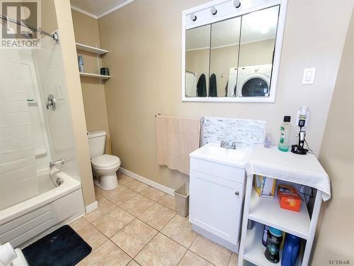 1509 & 1512 Rice Lake Rd, Iroquois Falls, ON - Indoor Photo Showing Bathroom