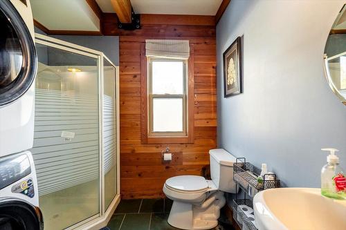 9115 Main Street, Elko, BC - Indoor Photo Showing Bathroom