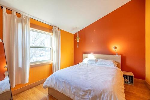 9115 Main Street, Elko, BC - Indoor Photo Showing Bedroom