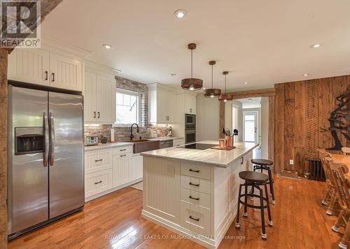 15 River Street, Severn, ON - Indoor Photo Showing Kitchen With Upgraded Kitchen