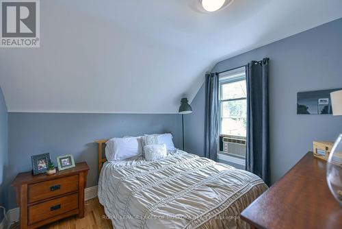 15 River Street, Severn, ON - Indoor Photo Showing Bedroom