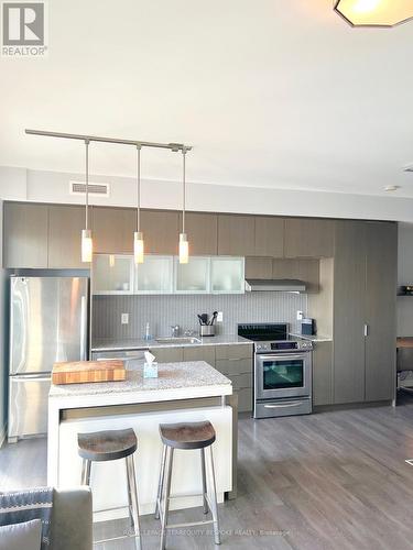 #3210 -110 Charles St E, Toronto, ON - Indoor Photo Showing Kitchen