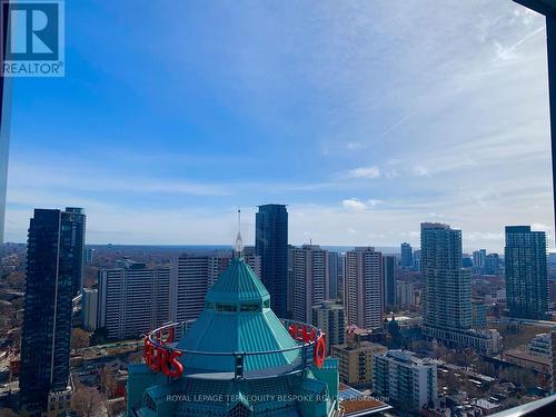 #3210 -110 Charles St E, Toronto, ON - Outdoor With View
