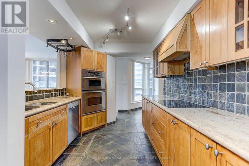 #2508 -24 Wellesley St W, Toronto, ON - Indoor Photo Showing Kitchen