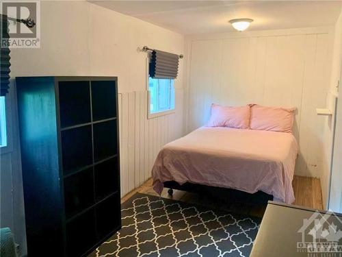 397 Bayview Drive, Constance Bay, ON - Indoor Photo Showing Bedroom