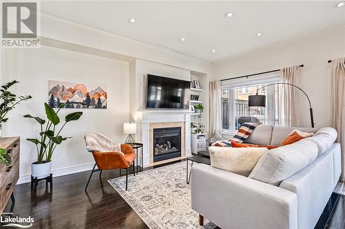14 Montclair Mews, Collingwood, ON - Indoor Photo Showing Living Room With Fireplace