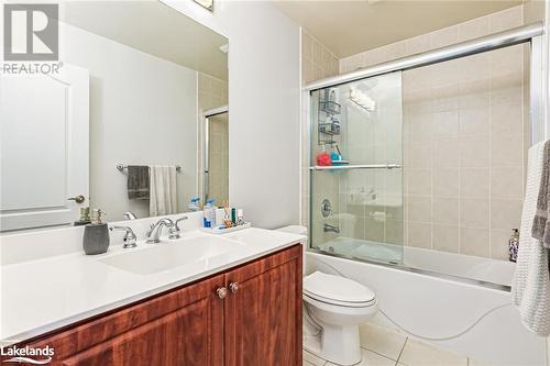 14 Montclair Mews, Collingwood, ON - Indoor Photo Showing Bathroom