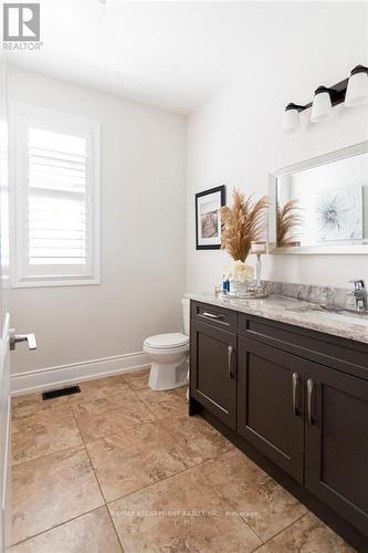 958 Beach Blvd, Hamilton, ON - Indoor Photo Showing Bathroom