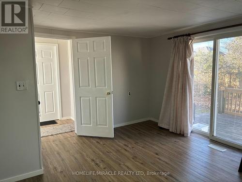 82 London Road, Bluewater, ON - Indoor Photo Showing Other Room