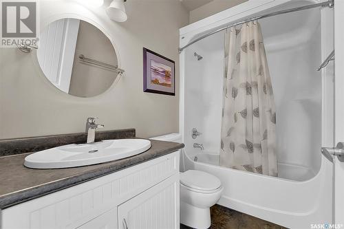 110 Little Bay, Saskatoon, SK - Indoor Photo Showing Bathroom