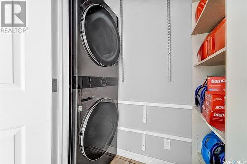 110 Little Bay, Saskatoon, SK - Indoor Photo Showing Laundry Room