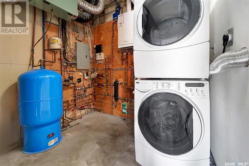 110 Little Bay, Saskatoon, SK - Indoor Photo Showing Laundry Room
