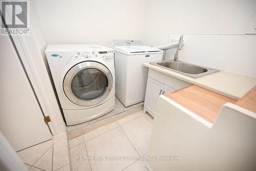 3498 Redmond Road, Mississauga, ON - Indoor Photo Showing Laundry Room