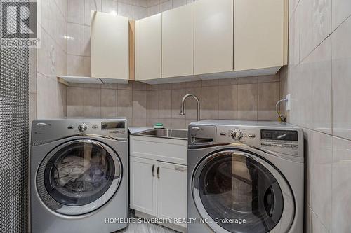 34 Estateview Circ, Brampton, ON - Indoor Photo Showing Laundry Room