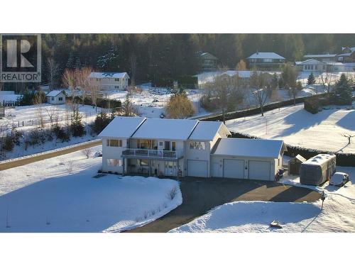 2190 Country Woods Road, Sorrento, BC - Outdoor