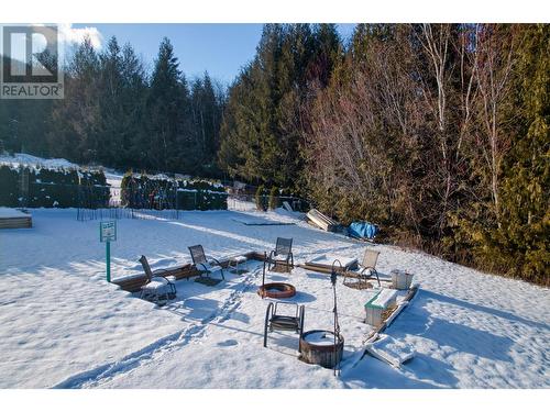 2190 Country Woods Road, Sorrento, BC - Outdoor