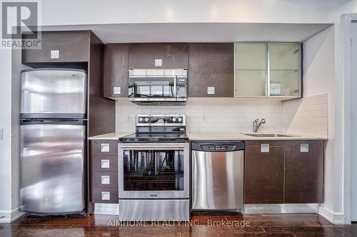 #605 -33 Charles St E, Toronto, ON - Indoor Photo Showing Kitchen With Upgraded Kitchen
