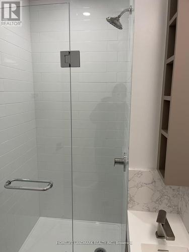 1012 - 319 Jarvis Street, Toronto, ON - Indoor Photo Showing Bathroom