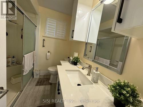 58 Collins Cres, Aurora, ON - Indoor Photo Showing Bathroom