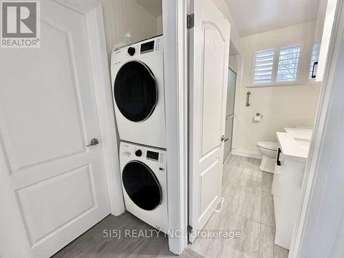 58 Collins Cres, Aurora, ON - Indoor Photo Showing Laundry Room