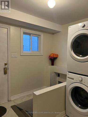 515 Grove Street E, Barrie (Grove East), ON - Indoor Photo Showing Laundry Room