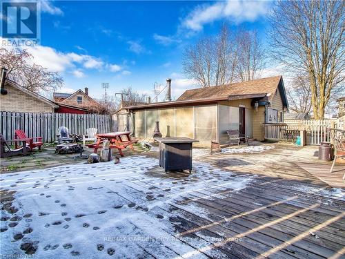 225 Taylor St, Thorold, ON - Outdoor