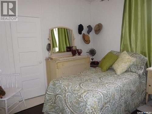 347 Daly Avenue, Regina Beach, SK - Indoor Photo Showing Bedroom