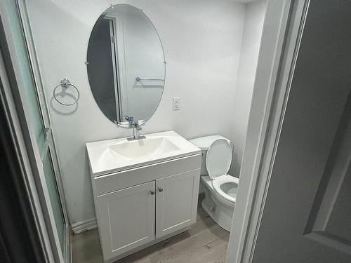 Bsmt-23 Casserley Cres, New Tecumseth, ON - Indoor Photo Showing Bathroom