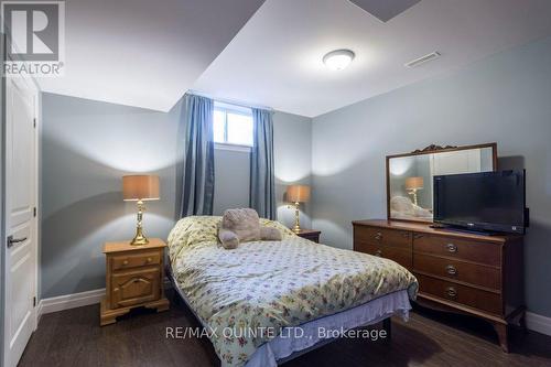 14 Charleston Crt, Belleville, ON - Indoor Photo Showing Bedroom