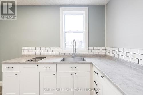 523 Elizabeth St, Midland, ON - Indoor Photo Showing Kitchen