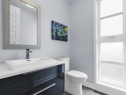 Powder room - 9270 Rue De Limoilou, Montréal (Mercier/Hochelaga-Maisonneuve), QC - Indoor Photo Showing Bathroom