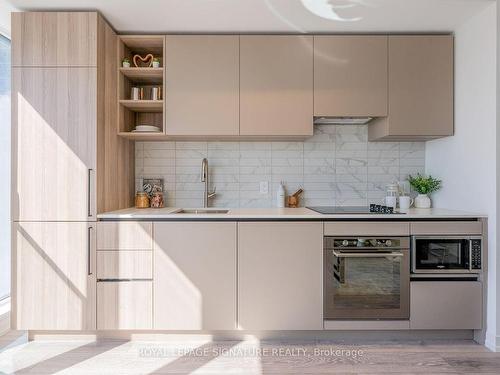 3003-55 Mercer St, Toronto, ON - Indoor Photo Showing Kitchen