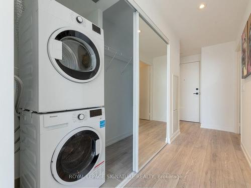 3003-55 Mercer St, Toronto, ON - Indoor Photo Showing Laundry Room