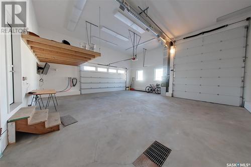 3035 Quinn Drive, Regina, SK - Indoor Photo Showing Garage