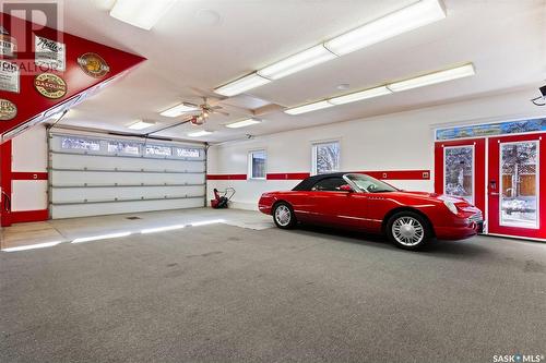 3035 Quinn Drive, Regina, SK - Indoor Photo Showing Garage