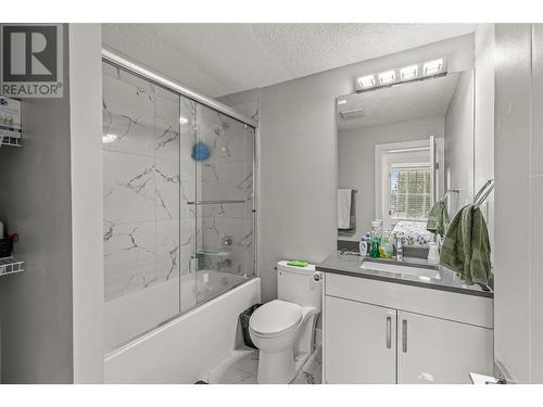 1707 43 Avenue, Vernon, BC - Indoor Photo Showing Bathroom