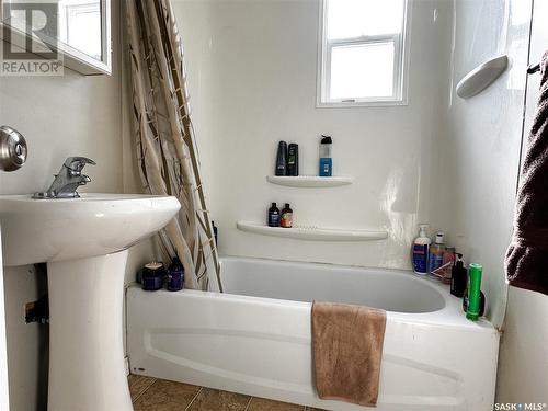 1341 96Th Street, North Battleford, SK - Indoor Photo Showing Bathroom