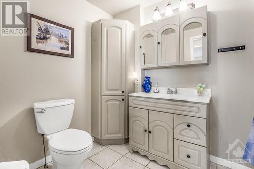 2431 St Isidore Road, St Isidore, ON - Indoor Photo Showing Bathroom