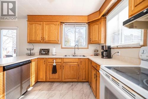 657 Leach Street, Pembroke, ON - Indoor Photo Showing Kitchen With Double Sink