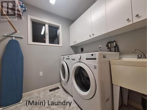 4910 Crest Road, Prince George, BC - Indoor Photo Showing Laundry Room