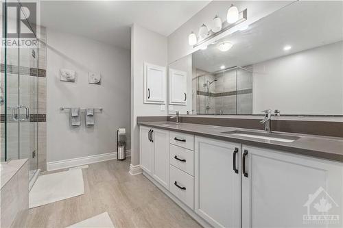 779 Fiddlehead Street, Gloucester, ON - Indoor Photo Showing Bathroom